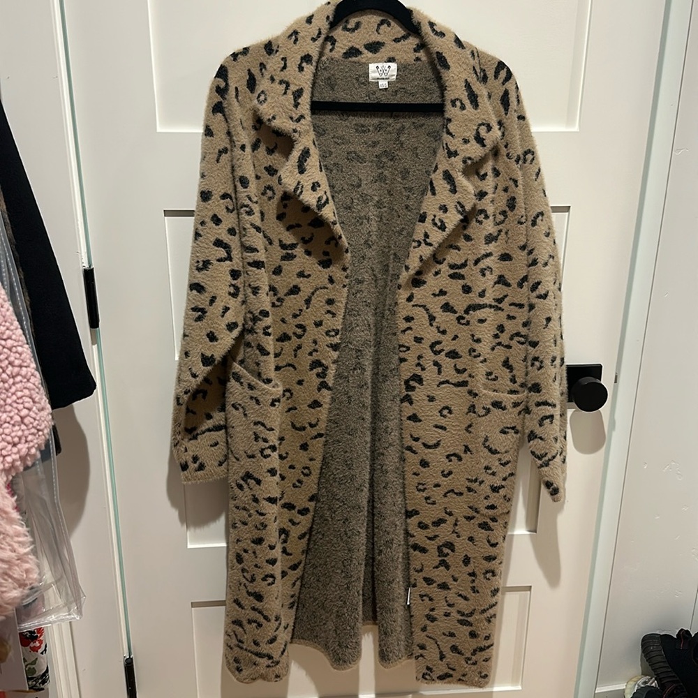 Six Crisp Days animal print coat xs/s